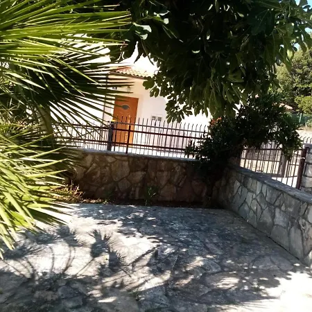 Ruza Pensión Rab Town