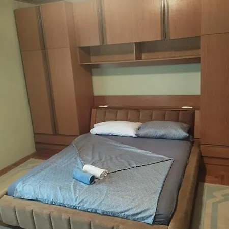 Πανσιόν Ruza *