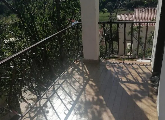 Gostinjska kuća Ruza Rab Town